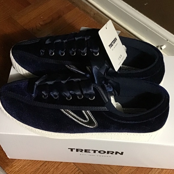 NIB TRETORN Nylite Navy Velvet Upper Sneakers 7M navy and silver ribbon lace up - Picture 6 of 11
